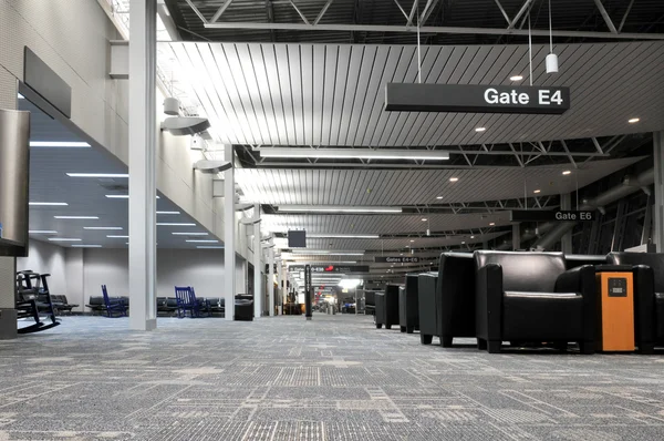 Interiér terminálu letiště — Stock fotografie