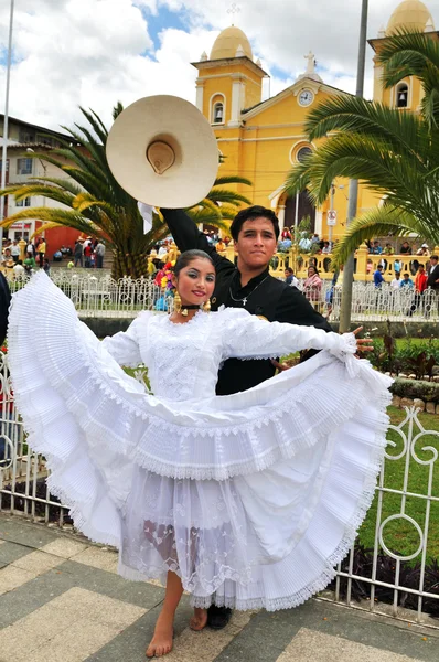 MarinERA dansers in cajabamba — Stockfoto