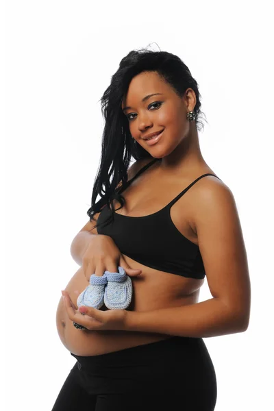 Jeune femme afro-américaine enceinte — Photo