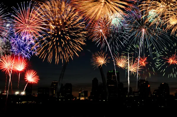 saint louis üzerinde havai fişek