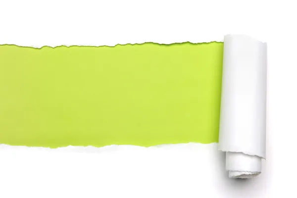 yırtık kağıt gösteren yeşil arka plan