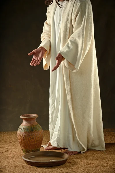 Jesus standing with hands extended — Stock Photo, Image
