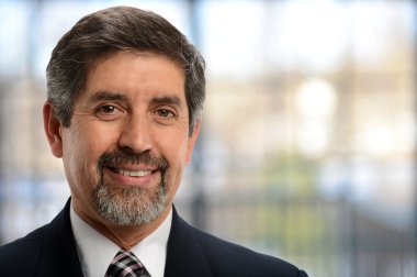 gülümseyen iş adamı