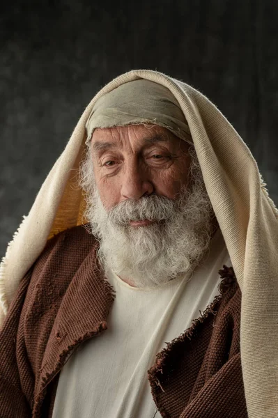 Retrato Hombre Viejo Con Barba Antigua Costumbre Aislada Sobre Fondo Imágenes de stock libres de derechos