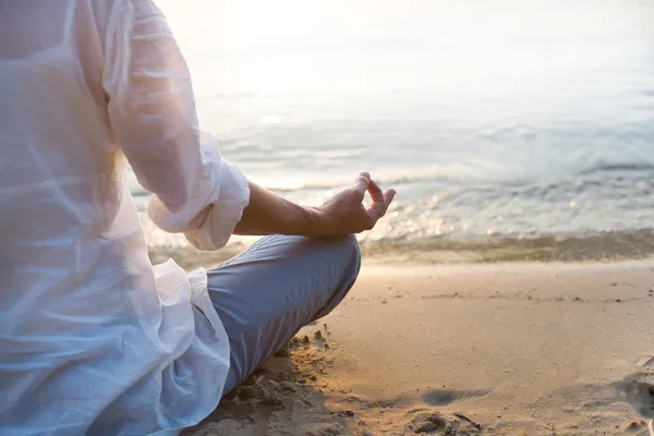 Mujer meditando — Foto de Stock