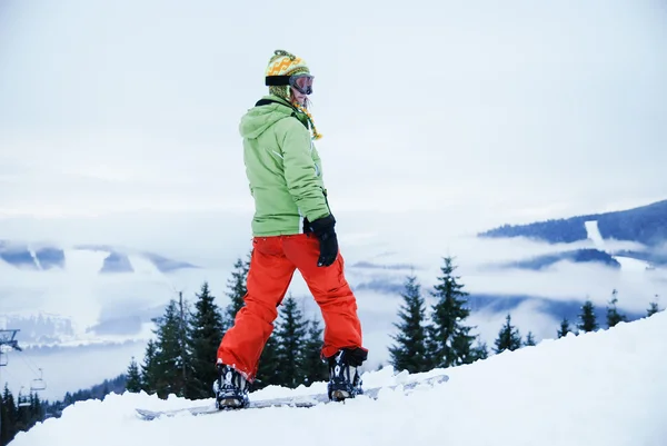 Erkek snowboard portresi — Stok fotoğraf
