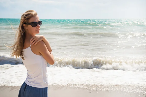 Menina sexy na praia — Fotografia de Stock