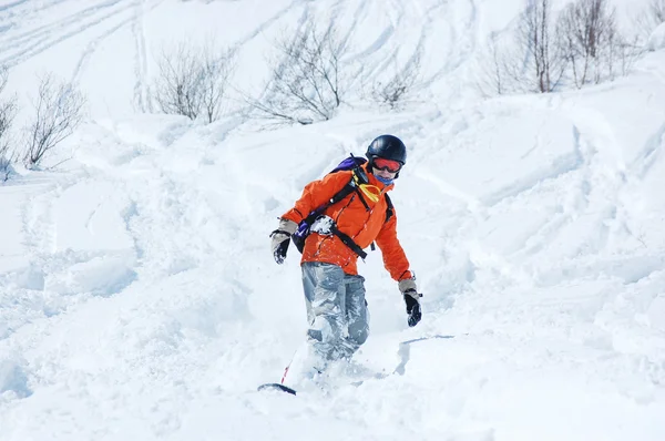 Snowboardzista w akcji — Zdjęcie stockowe