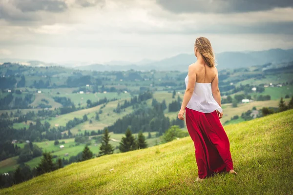 Young Woman Red Dress Staying Top Mountain — Stock Photo, Image