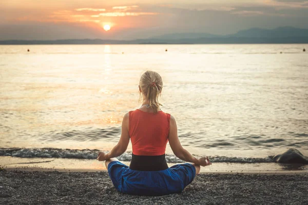 Woman Meditating Garda Lake Yoga Practice Sunset Italy — Stockfoto