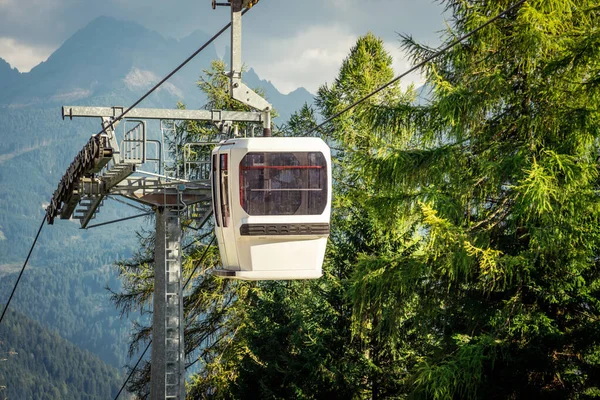Gondola Ski Lift Mountain Ski Resort Green Forest Alps Italy — Photo
