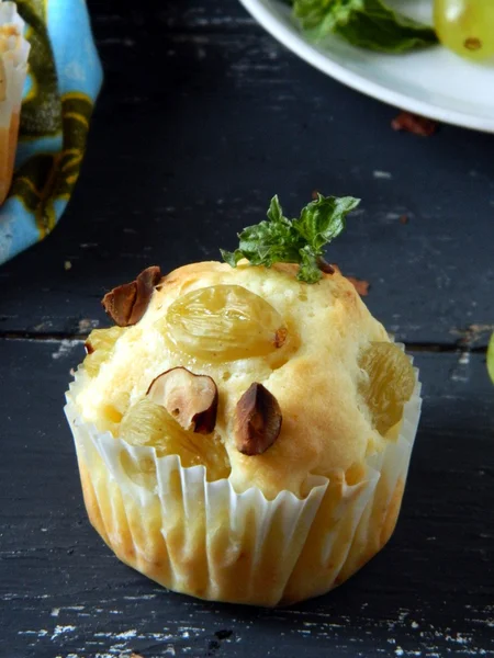 Grape muffin — Stock Photo, Image