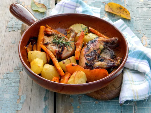 Chicken, baked with pumpkin, potates — Stock Photo, Image