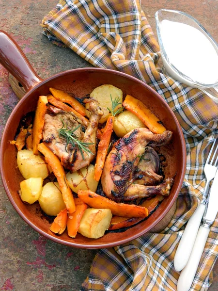 Pollo, al horno con calabaza, patatas — Foto de Stock