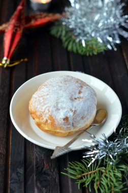 geleneksel Sloven halka beyaz plaka üzerinde