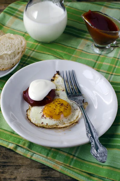 Ovos mexidos ao pequeno-almoço — Fotografia de Stock