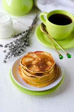 süzme peynir ile Pancakes