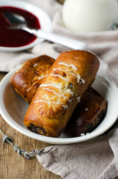 Rouleaux de cuisine maison au fromage — Photo