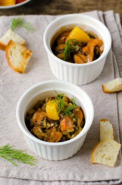 pirinç pişmiş somon