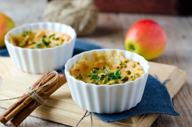 süzme peynir ve apple sufle