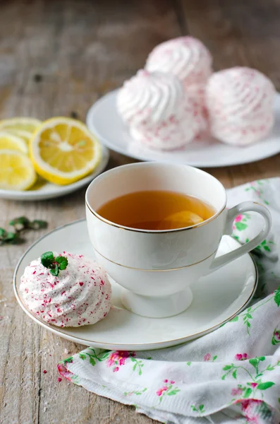 Marshmallow on the plate — Stock Photo, Image