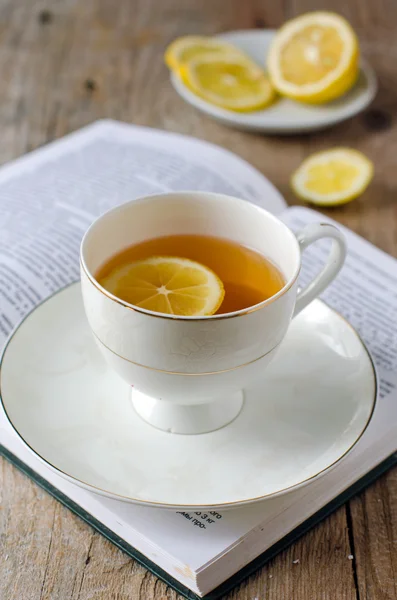 Tea with lemon — Stock Photo, Image