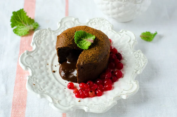 Chocolate cake with a liquid center — Stock Photo, Image