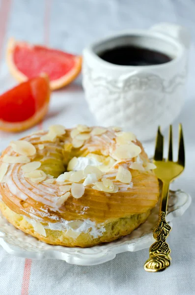 Eclair con crema — Foto de Stock