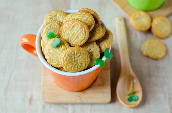 Crackers avec une tasse de café — Photo