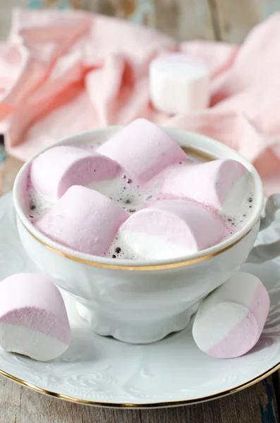 Kaffe med marshmallow — Stockfoto