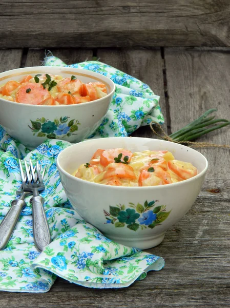 Carrots stewed with cream and herbs — Stock Photo, Image