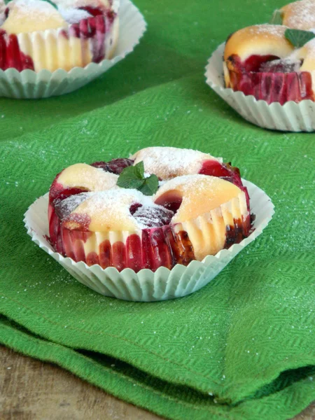 Muffins with cherry — Stock Photo, Image