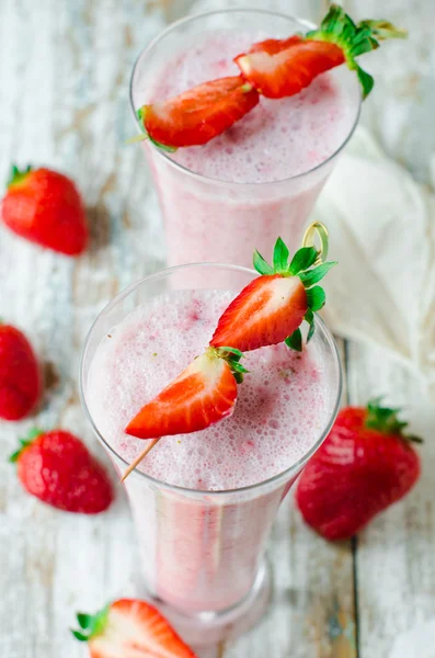 Cocktail au lait aux fraises — Photo