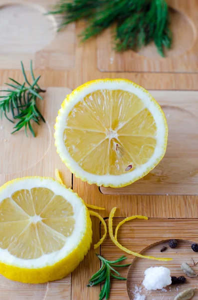 Limão e alecrim — Fotografia de Stock