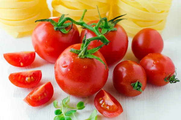 Pomidory i makaron — Zdjęcie stockowe