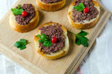 doldurma ve yeşillik ile sandviçler