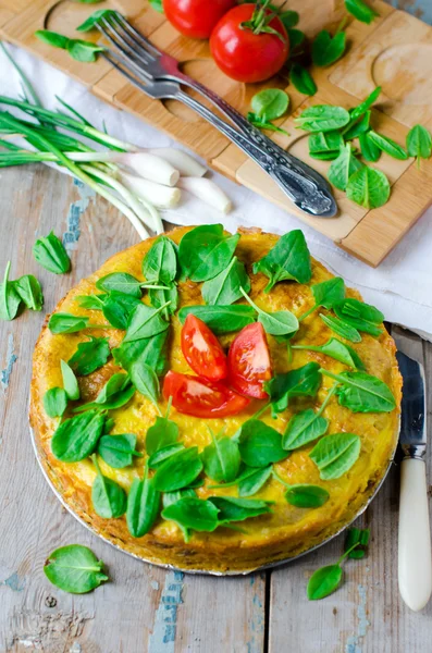 Meat pie with spinach — Stock Photo, Image