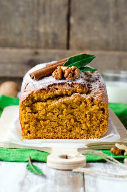 kek fındık ve baharatlar