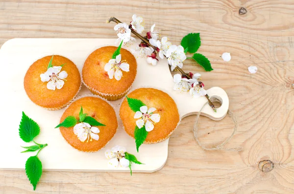 Muffins with jam — Stock Photo, Image