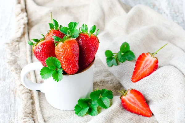 Verse aardbeien — Stockfoto