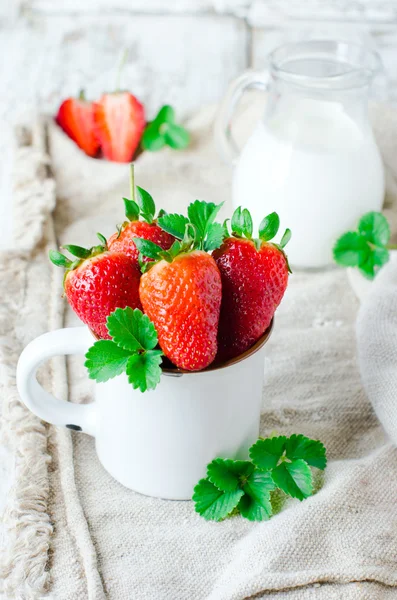 Frische Erdbeeren — Stockfoto