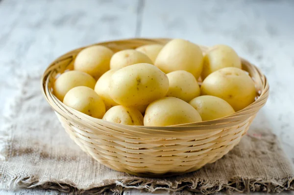 Čerstvé mladé brambory — Stock fotografie
