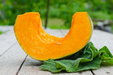 bir parça taze kabak