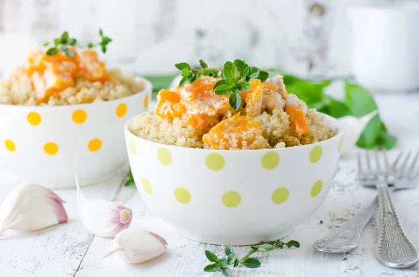 Quinoa com abóbora. Foco seletivo — Fotografia de Stock