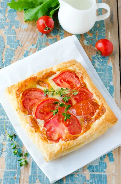 Pie with tomatoes and cheese . Selective focus — Stock Photo, Image