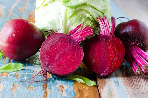 Fresh cabbage and beets — Stock Photo, Image