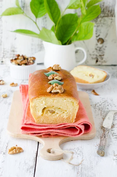 Pastel con requesón y nueces — Foto de Stock