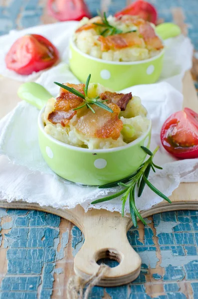 Mashed potatoes with cabbage and bacon — Stock Photo, Image