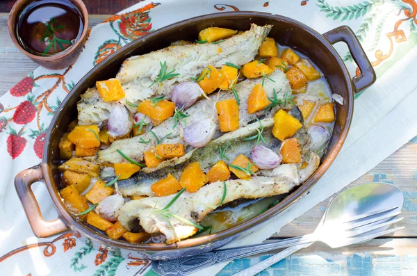 Pesce al forno con zucca — Foto Stock