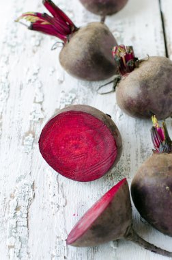 sepet içinde taze pancar